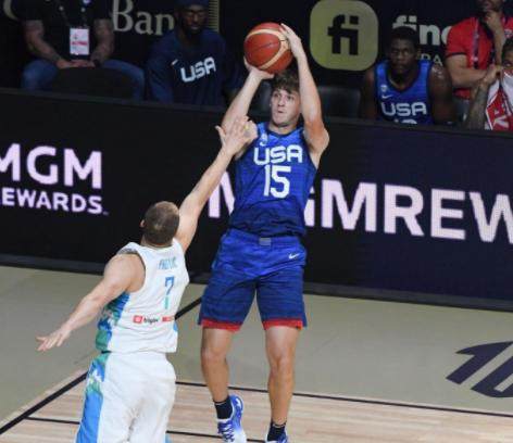 超值！湖人新星当美国男篮黄金配角 不逊亿元先生