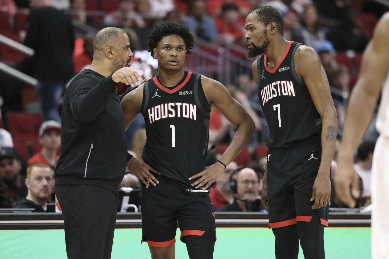 火箭噩耗!轰下22+12+4主控末节伤退,本就残缺的阵容彻底难了