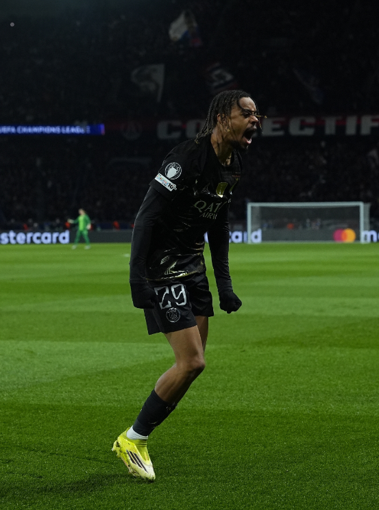 开云体育登录-恩佐传射无奈门将无间道，金球先生独闯龙潭，巴黎5-2复仇切尔西