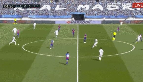 1617465051010068442.gif 开云体育-【西甲】阿笑本泽马破门 皇马3进球被吹2比0埃瓦尔