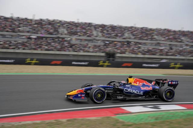 杆位出发带回胜利，19岁新星安东内利登顶F1中国大奖赛，首夺分站赛冠军|车队|文汇报|汉密尔顿|维斯塔潘|新赛季_新浪体育_新浪新闻