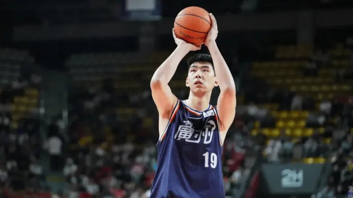 开云体育-CBA最佳阵容3人成大赢家!李弘权逐步提升,庞峥麟+徐昕获认可!|篮板|球员|赛季|杜锋|星锐_新浪体育_新浪新闻