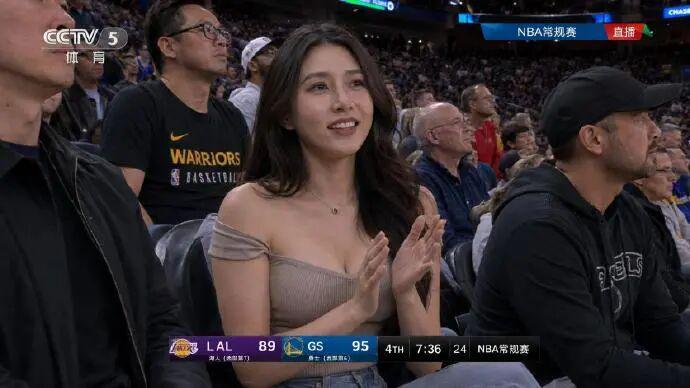 开云 体育-这才是现场摄影师该干的事！